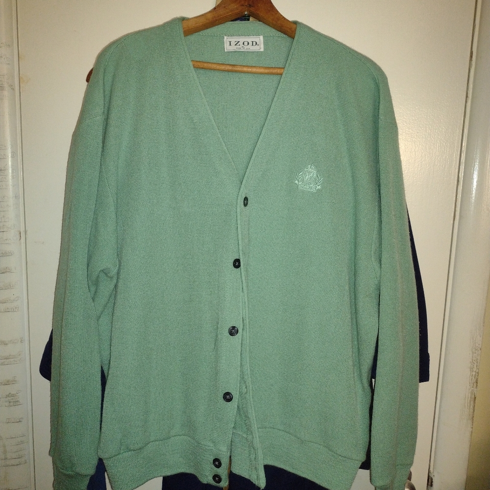Izod cardigan light green XL